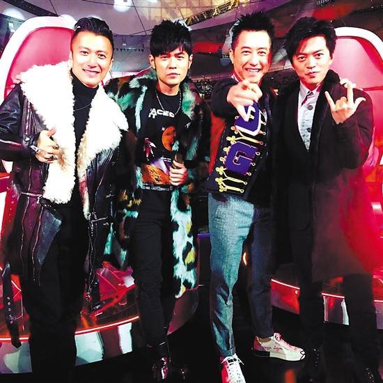 好声音李健视频,深情演绎，唤醒心灵之声